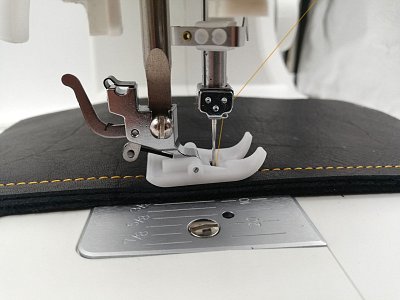 ŠIACI STROJ VERITAS POWER STITCH 17