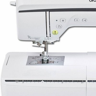 Šijací a quiltovací stroj Brother NV1300