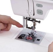 Šijací a vyšívací stroj Singer Heavy Duty 9125